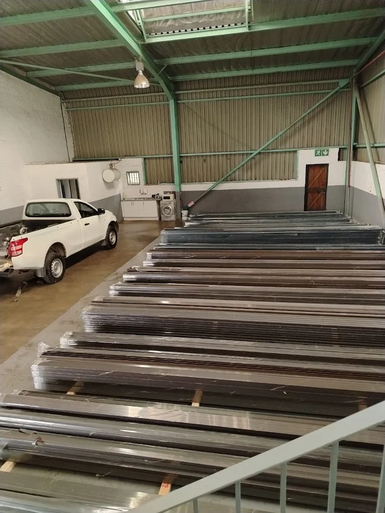 Aluminium extrusion assembly